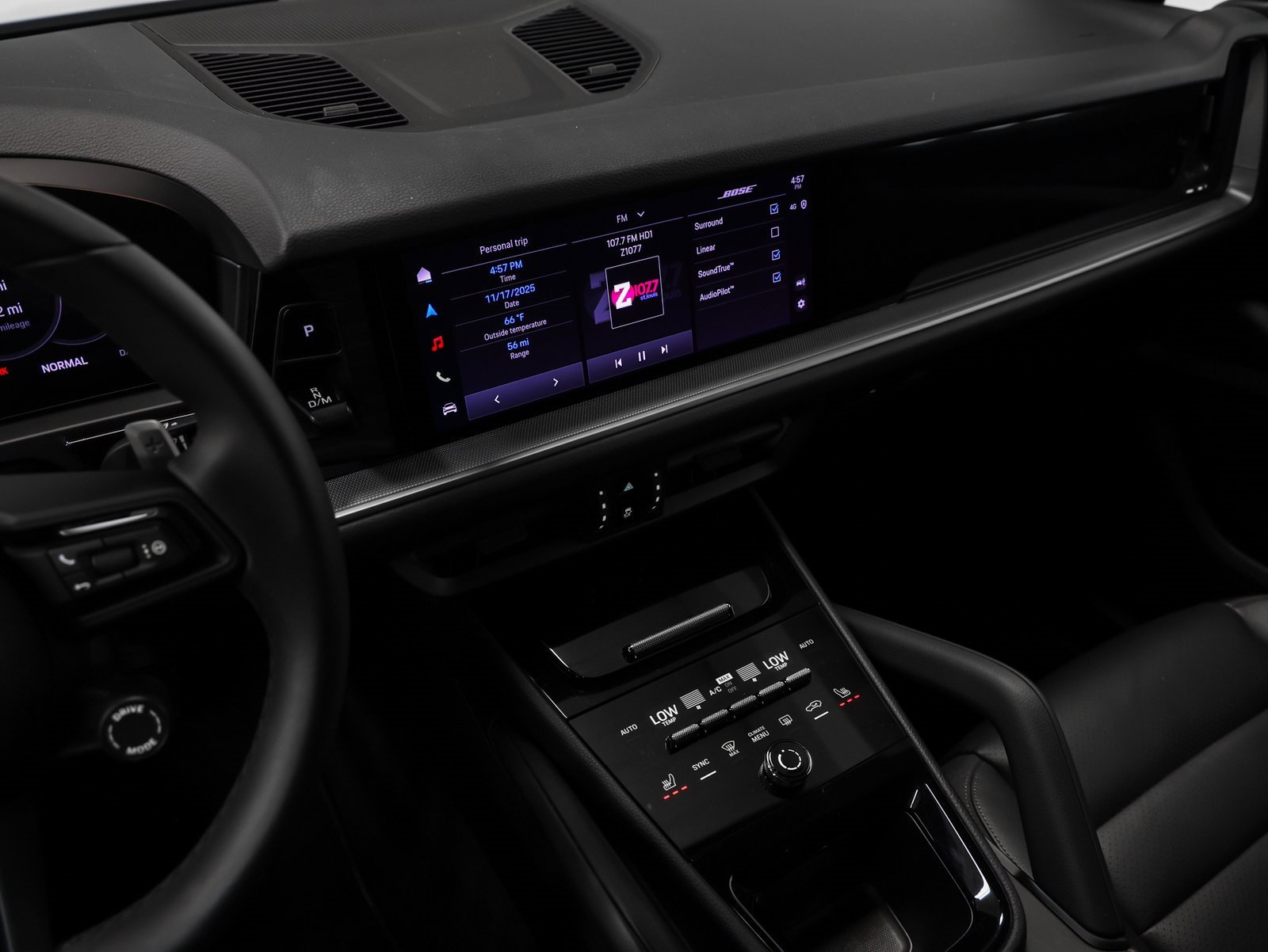 Used 2025 Porsche Cayenne image 31