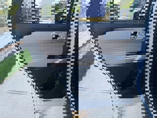 Certified 2023 Ford Explorer Limited w/ Limited Technology Package AWD/4WD image 19