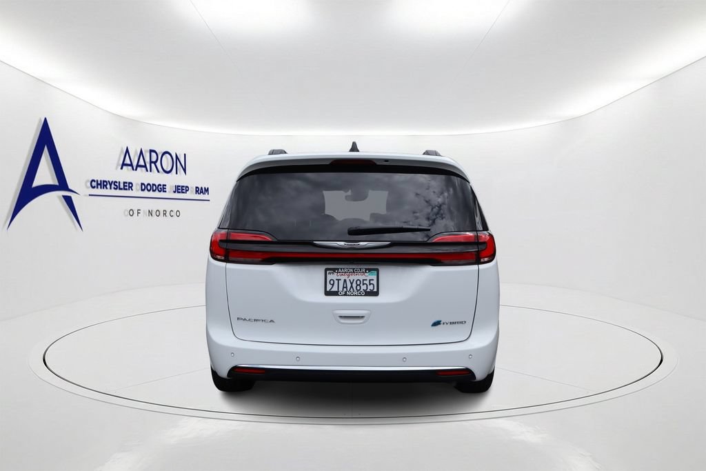 Used 2025 Chrysler Pacifica Select FWD image 5
