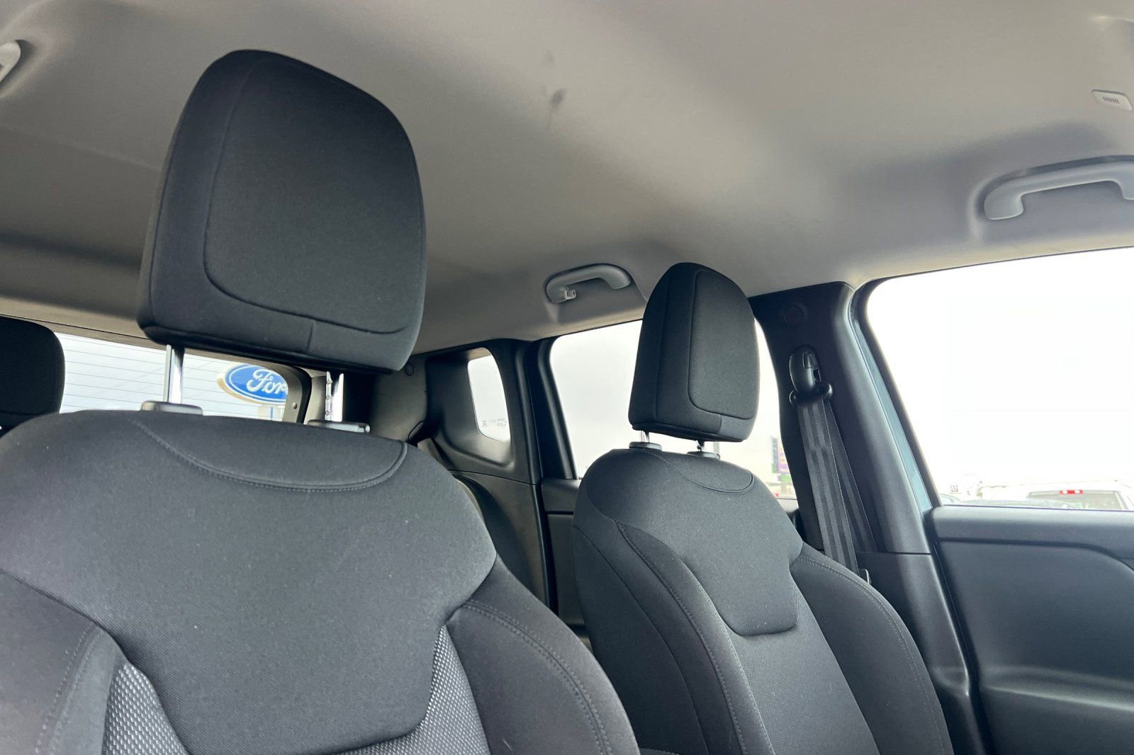 Used 2023 Jeep Renegade Latitude AWD/4WD image 18