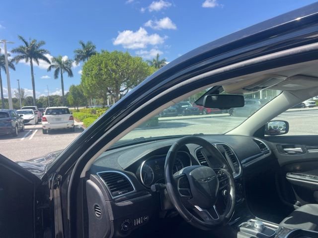 Used 2019 Chrysler 300 Touring w/ Chrome Appearance Package RWD image 21