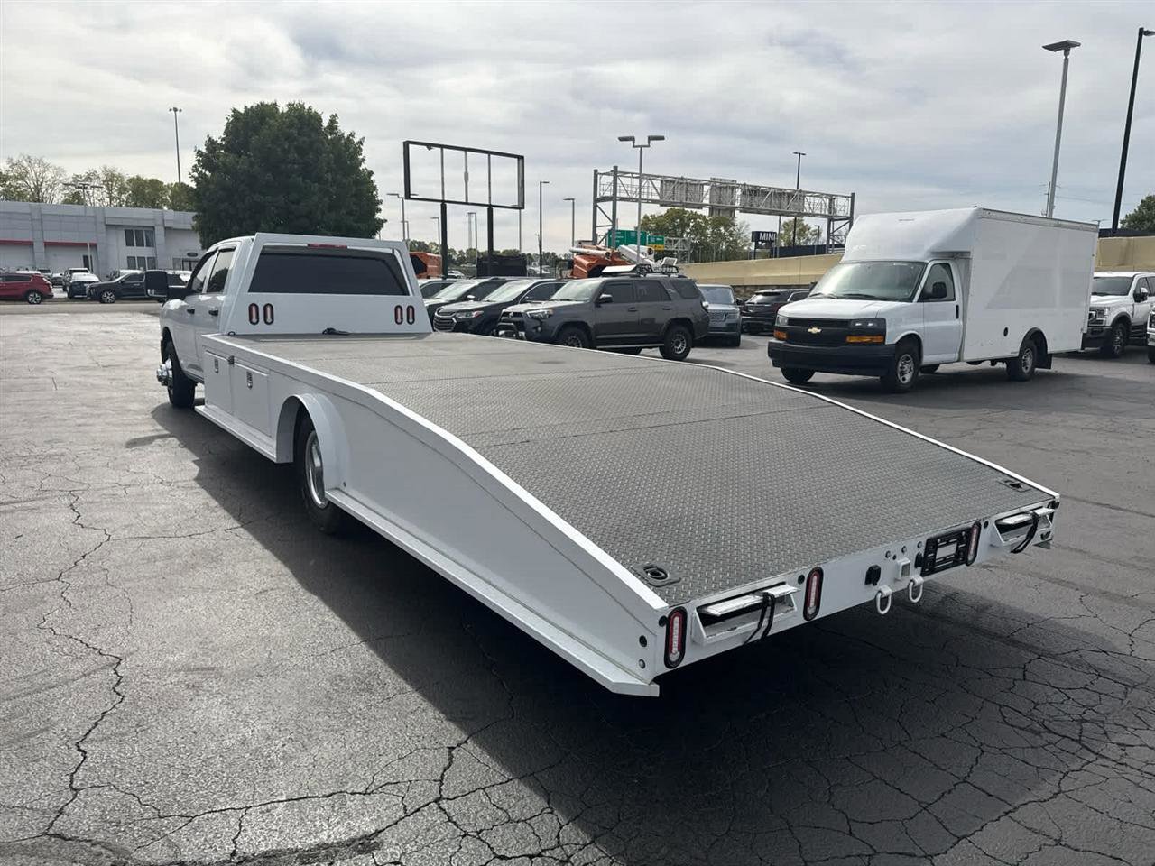 Used 2024 RAM 3500 Tradesman w/ Chrome Appearance Group image 6