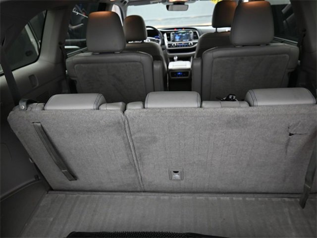 Used 2018 Toyota Highlander XLE image 25