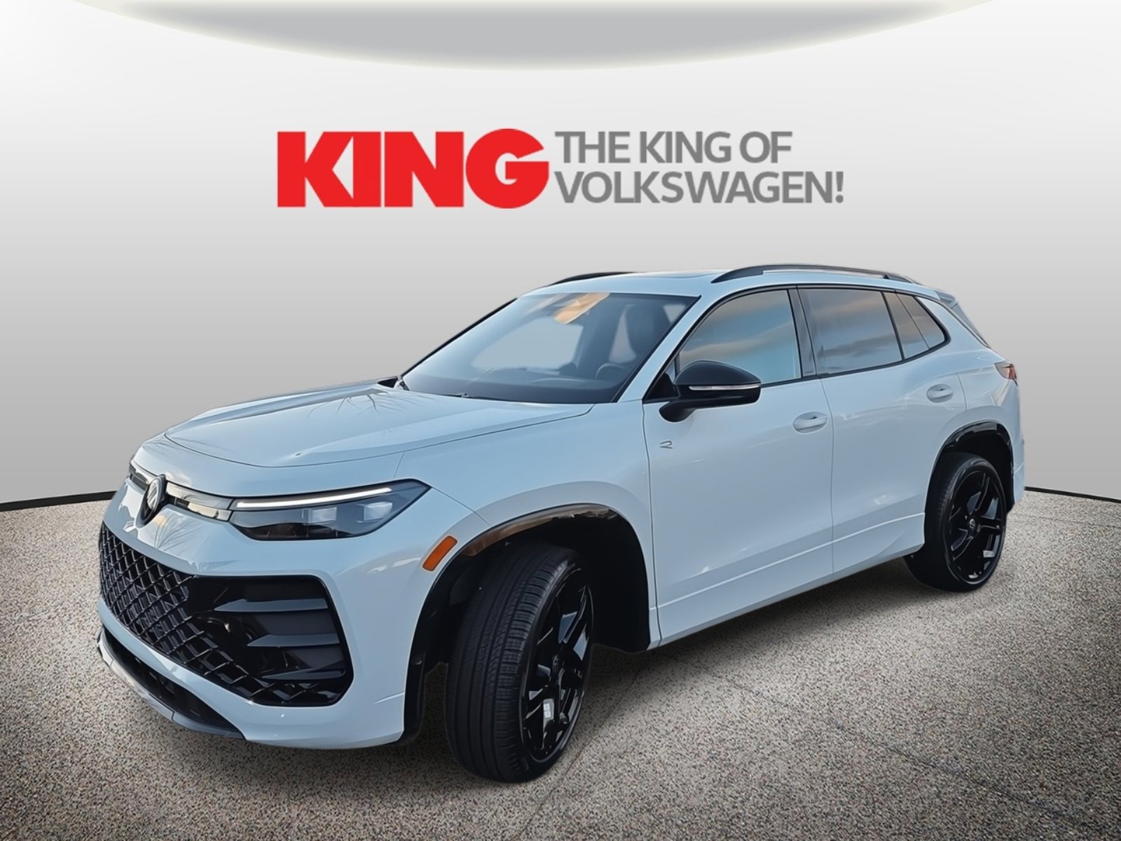 New 2026 Volkswagen Tiguan SE R-Line image 8