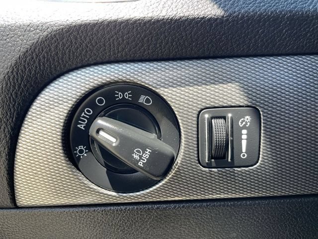 Used 2020 Dodge Durango GT w/ Blacktop Package RWD image 35