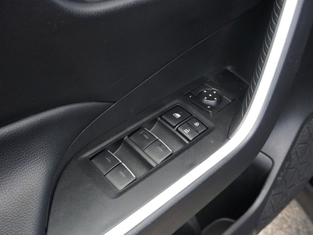 Used 2025 Toyota RAV4 XLE image 27