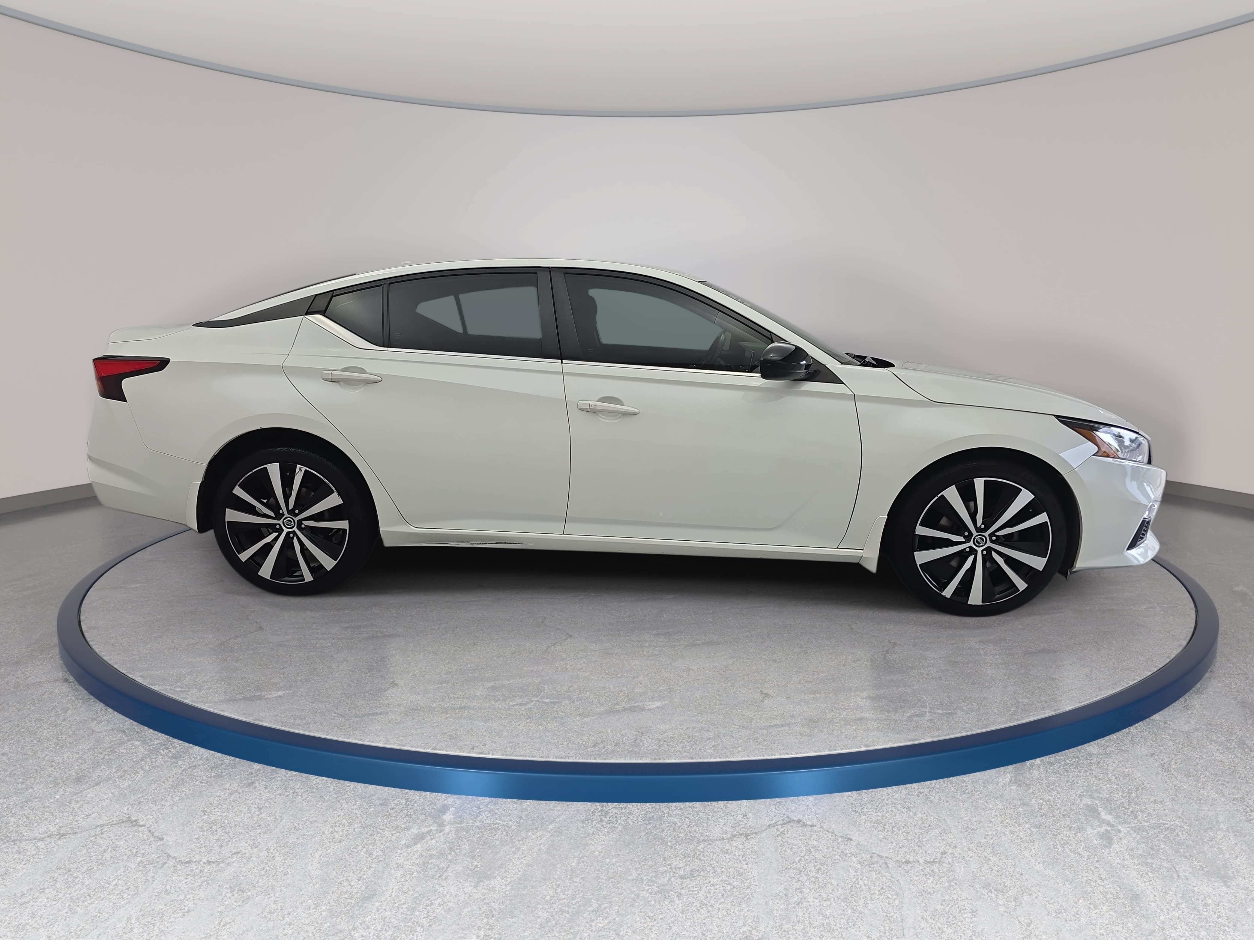 Certified 2022 Nissan Altima 2.5 SR AWD/4WD image 4