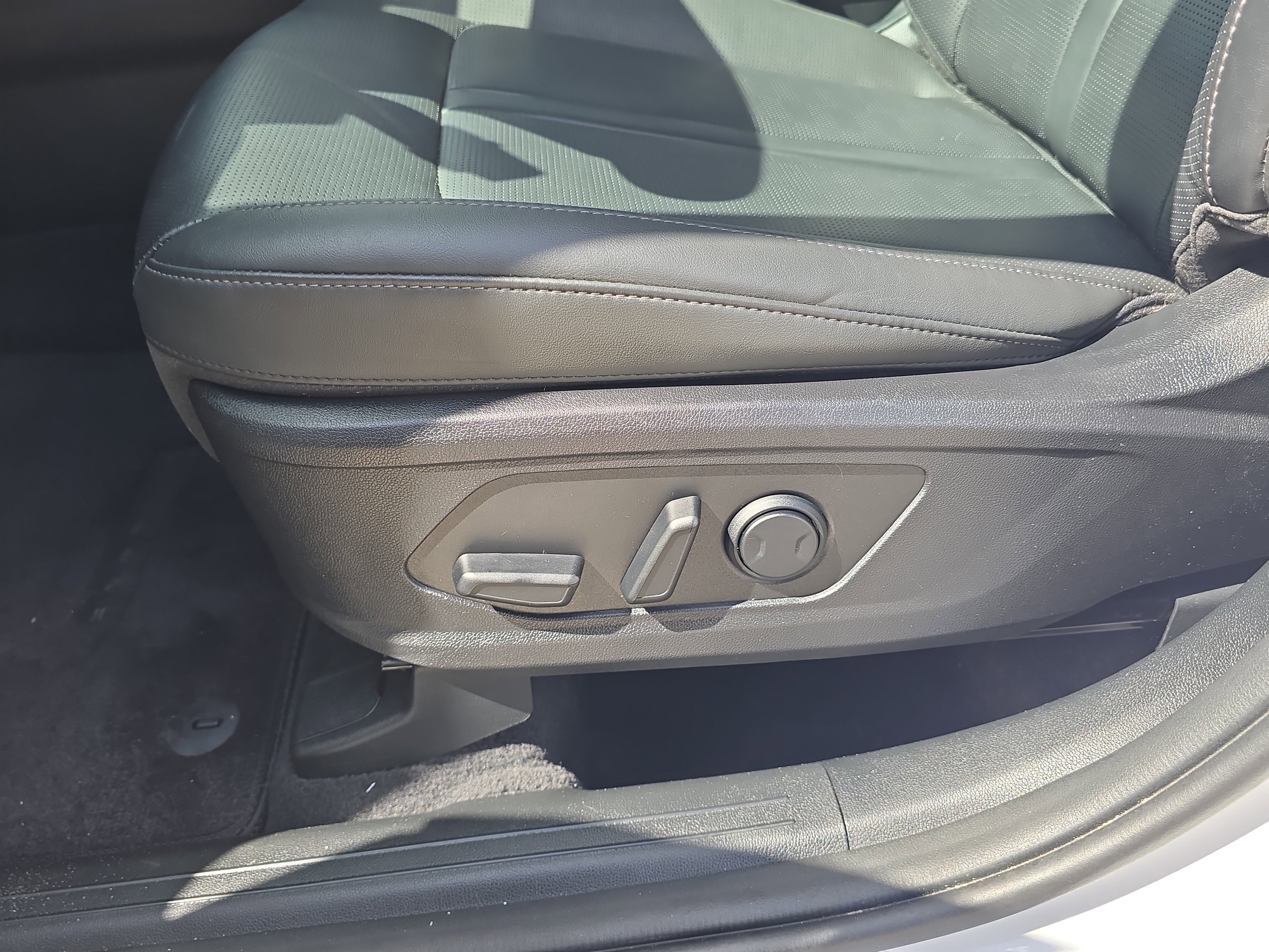 Used 2025 Kia Sorento EX w/ Panoramic Sunroof Package image 21