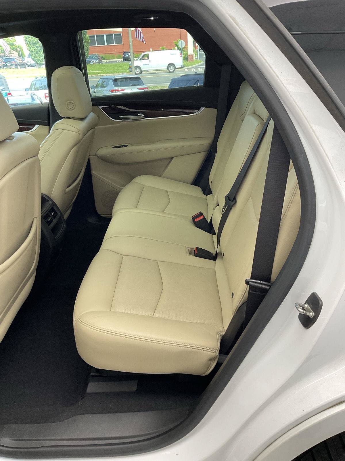 Used 2017 Cadillac XT5 Luxury w/ Driver Awareness Package AWD/4WD image 10