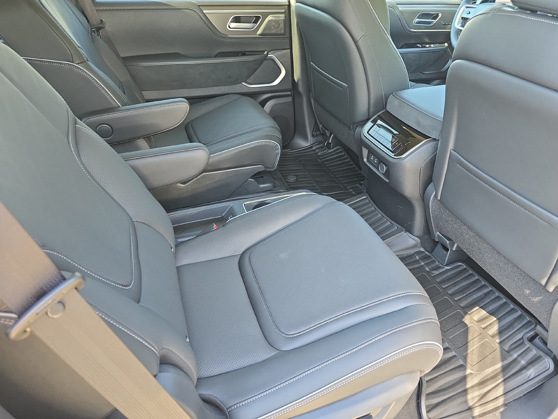 New 2027 INFINITI QX80 Luxe w/ Exterior Package AWD/4WD image 11