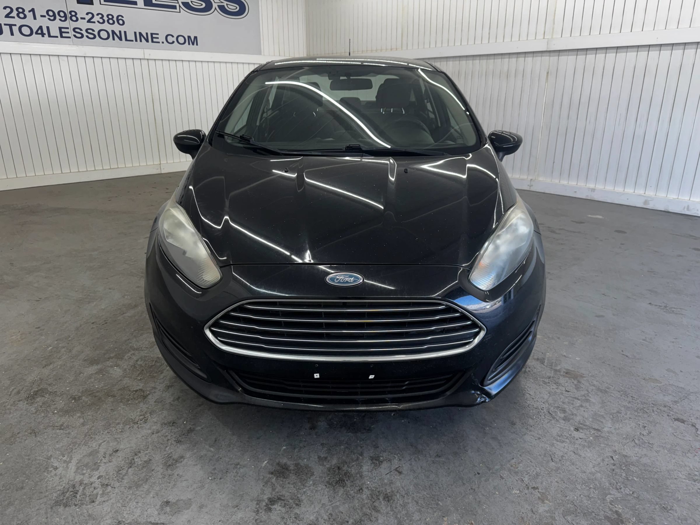 Used 2019 Ford Fiesta SE FWD image 2