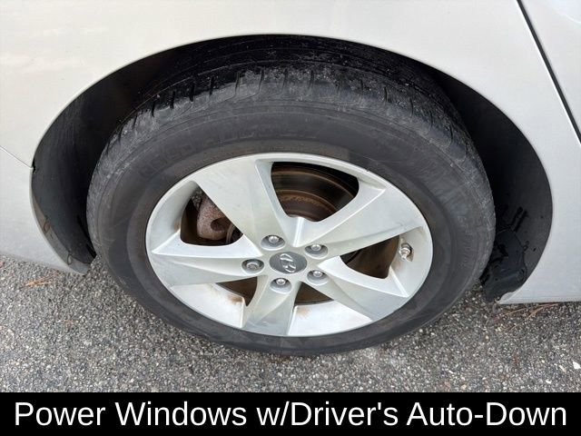 Used 2013 Hyundai Elantra GLS w/ Preferred Pkg image 13