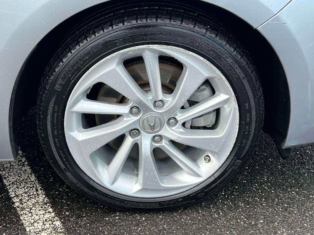 Used 2018 Acura ILX image 9