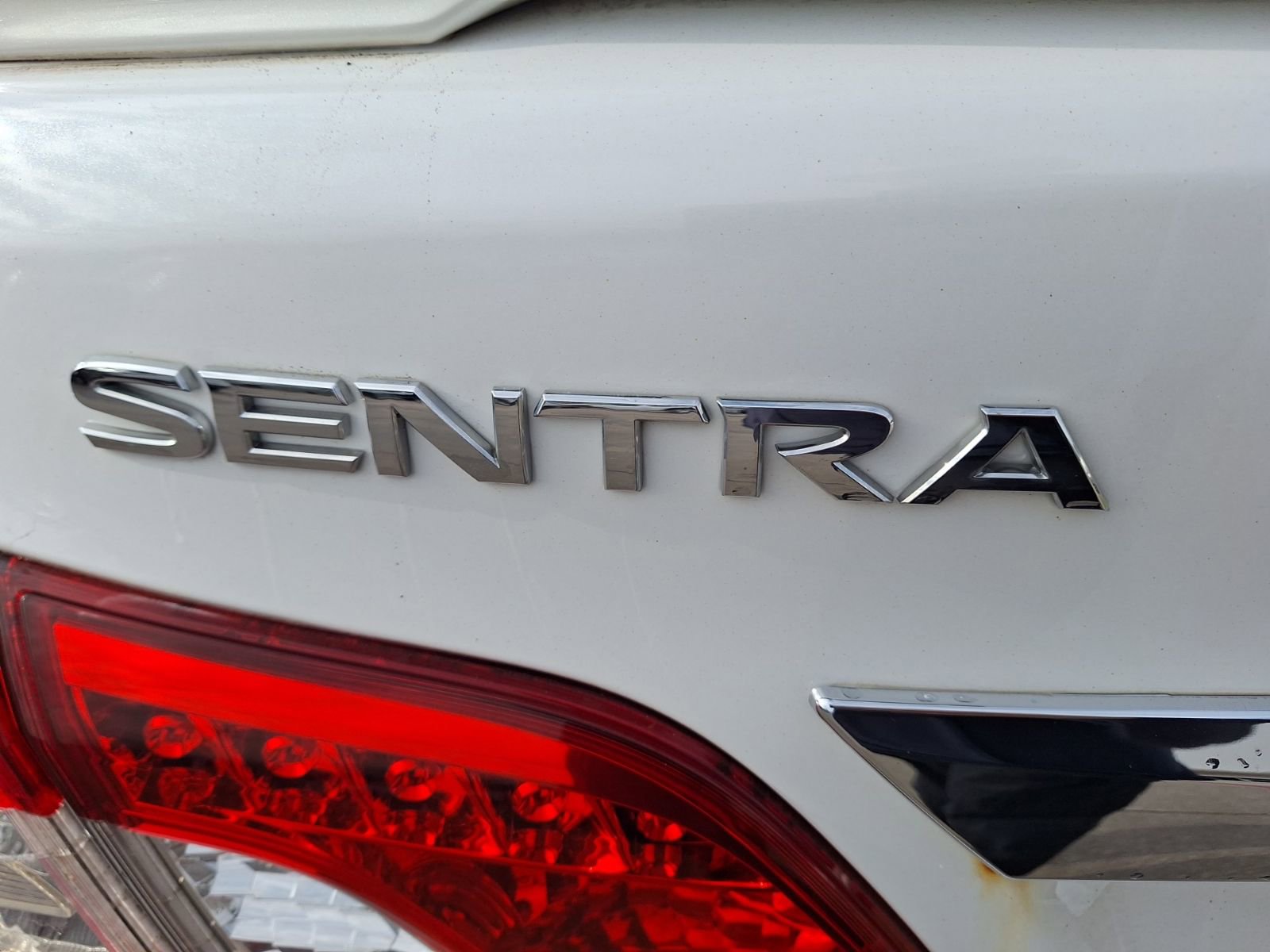 Used 2014 Nissan Sentra SR w/ SR Driver Package image 14