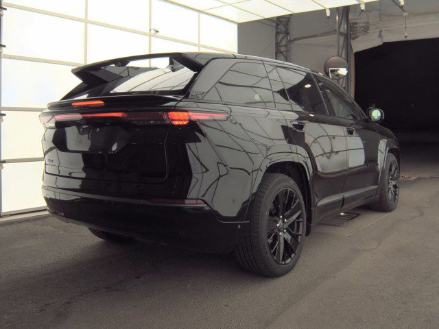 Used 2024 Jeep Wagoneer Launch Edition image 5