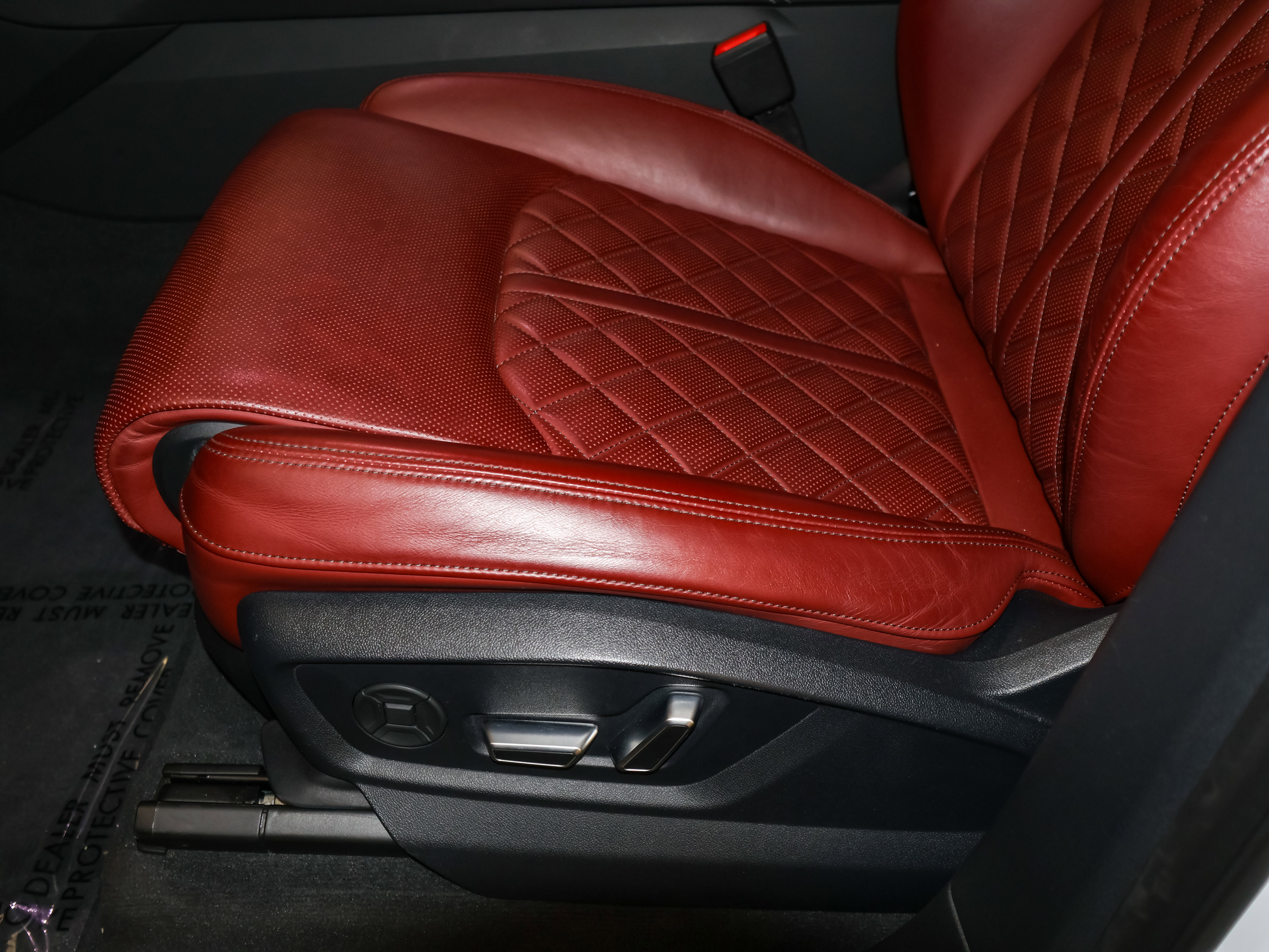 Used 2024 Audi SQ7 Premium Plus w/ Executive Package image 17