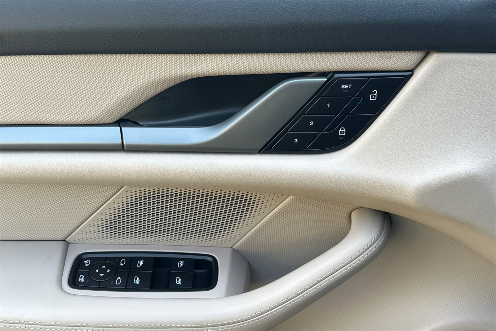 New 2025 Porsche Taycan image 13