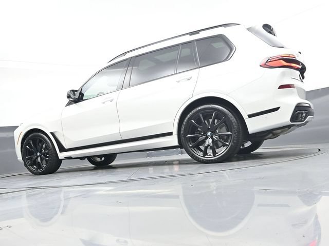 Used 2025 BMW X7 M60i AWD/4WD image 45