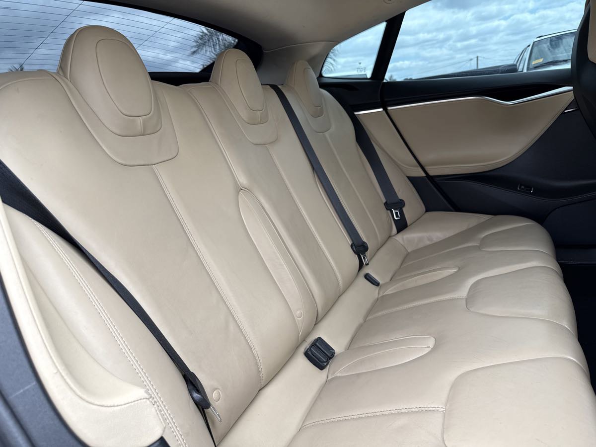 Used 2014 Tesla Model S 85 RWD image 17