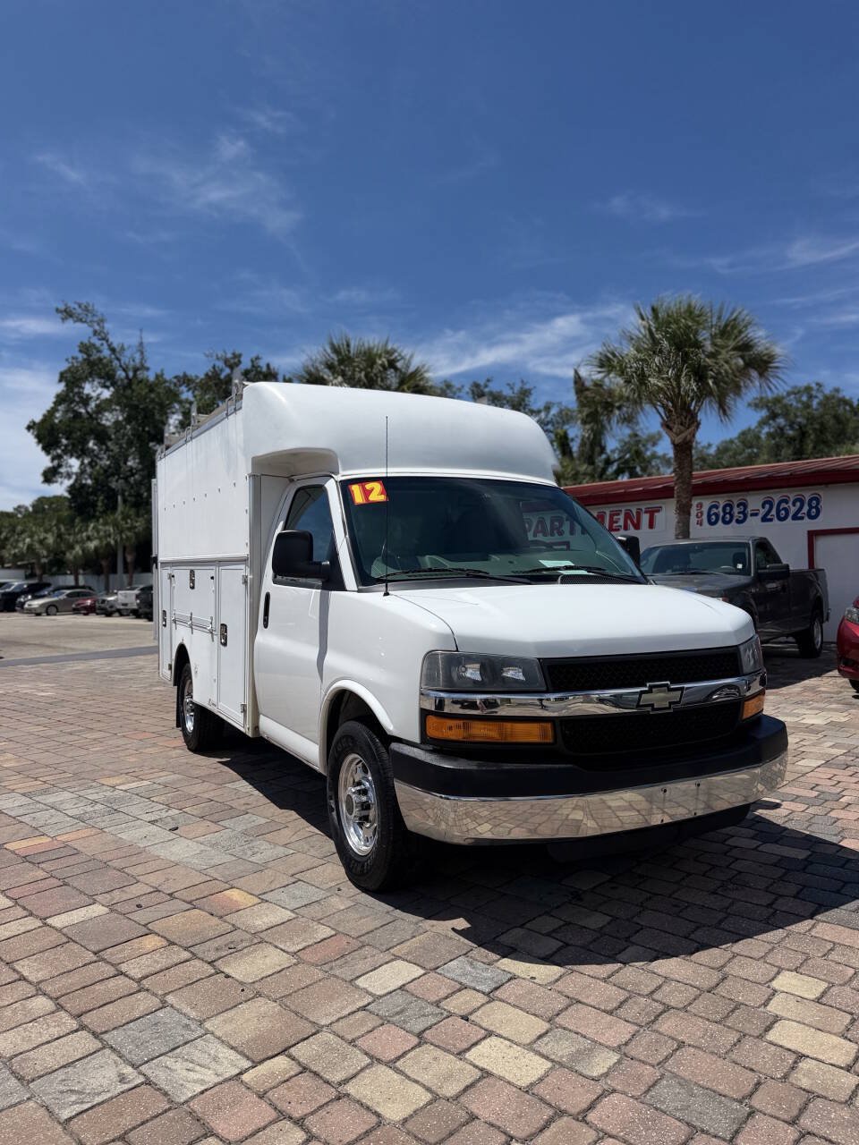 Used 2012 Chevrolet Express 3500 RWD image 2