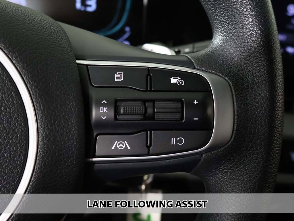 Used 2023 Kia Sportage LX AWD/4WD image 3