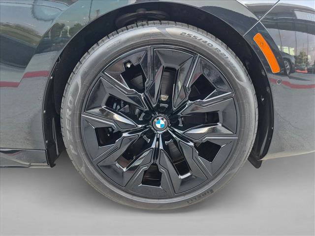Certified 2025 BMW 760i xDrive w/ Executive Package AWD/4WD image 24