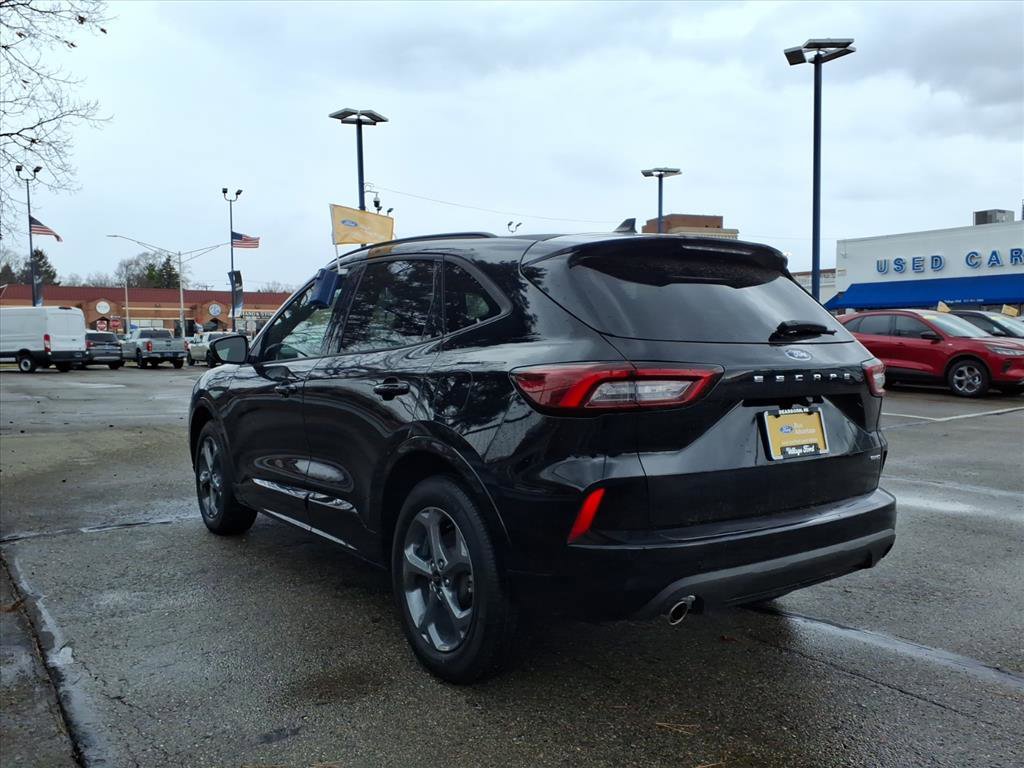 Certified 2023 Ford Escape ST-Line Select image 9