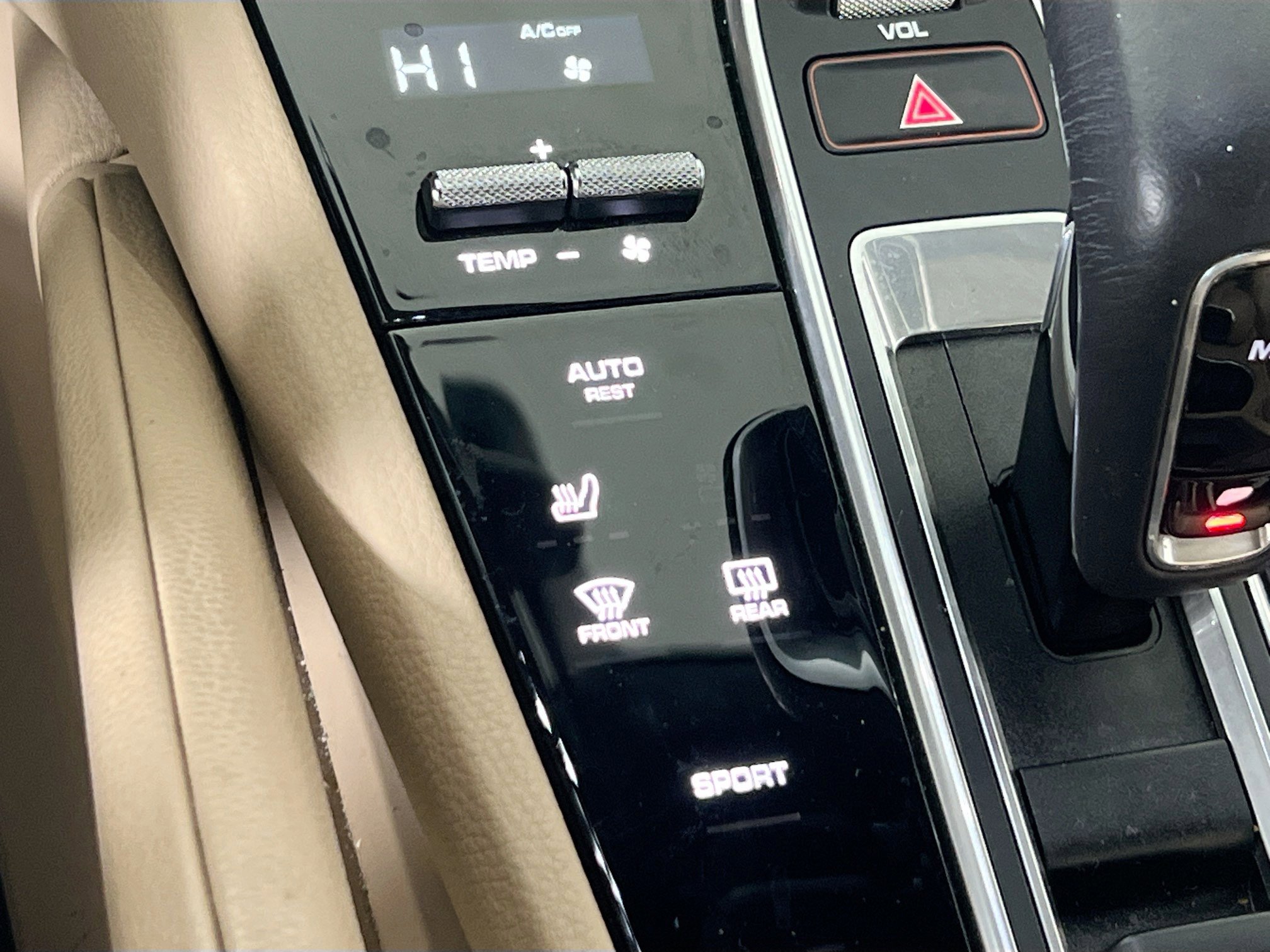 Used 2022 Porsche Cayenne image 20