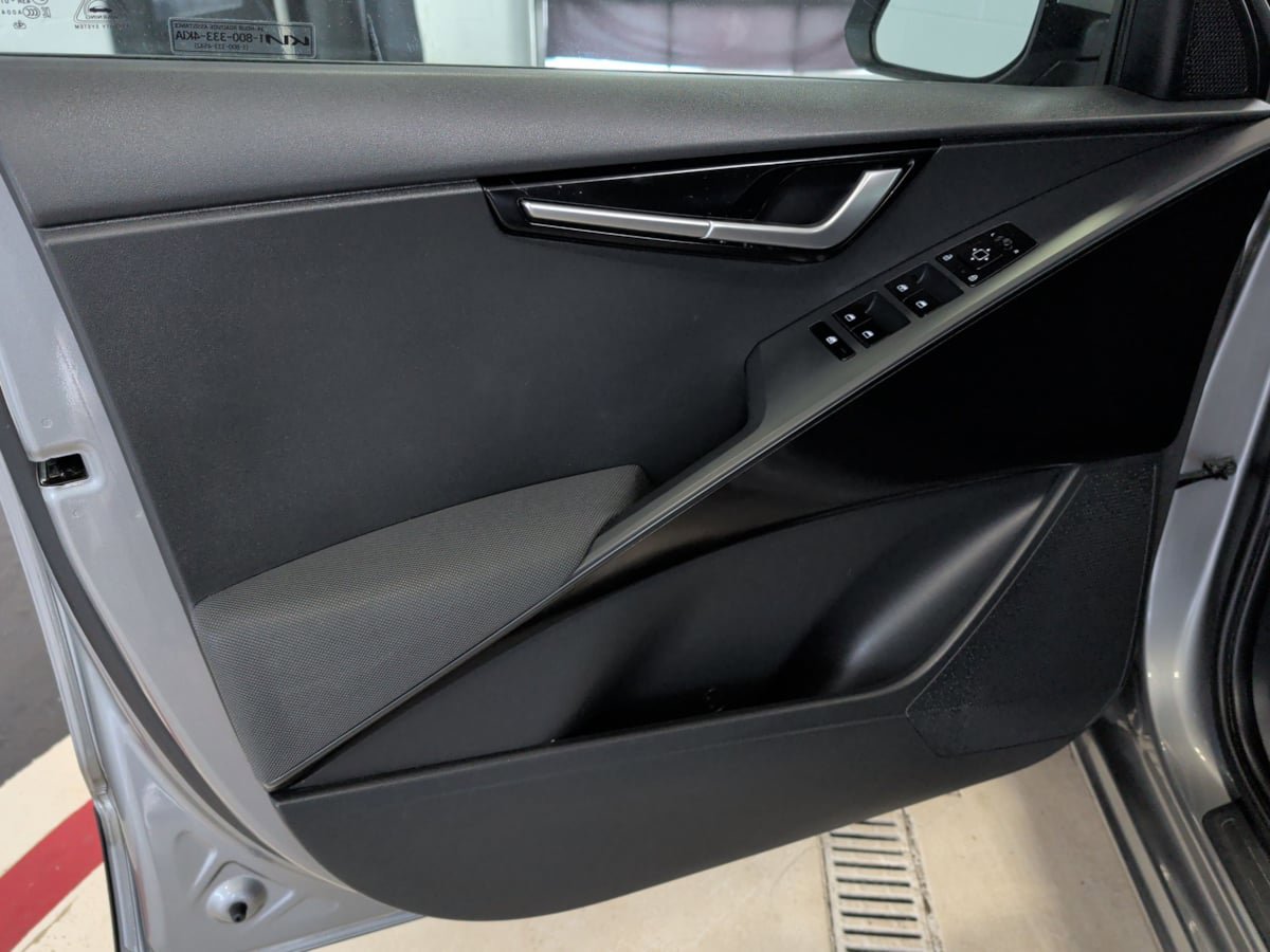 Used 2023 Kia Niro LX FWD image 23