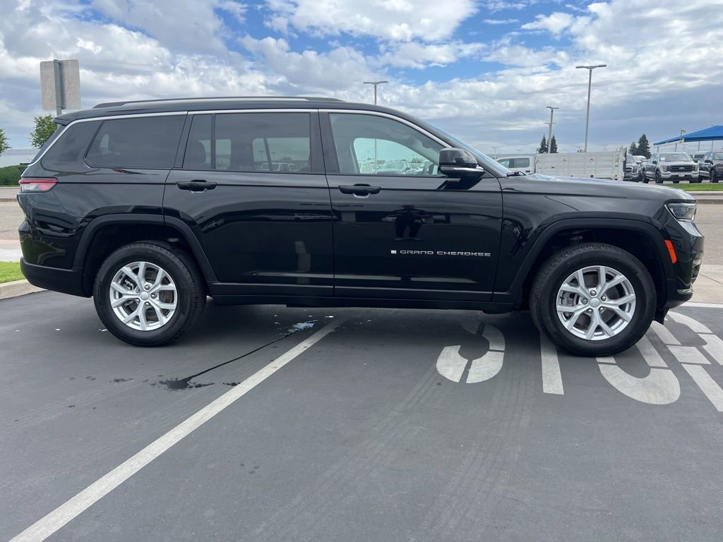 Used 2023 Jeep Grand Cherokee L Limited w/ Trailer Tow Group (B) AWD/4WD image 13