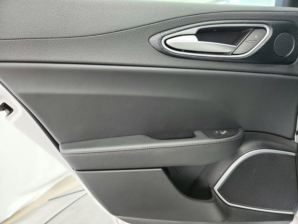 Used 2019 Alfa Romeo Giulia AWD image 23