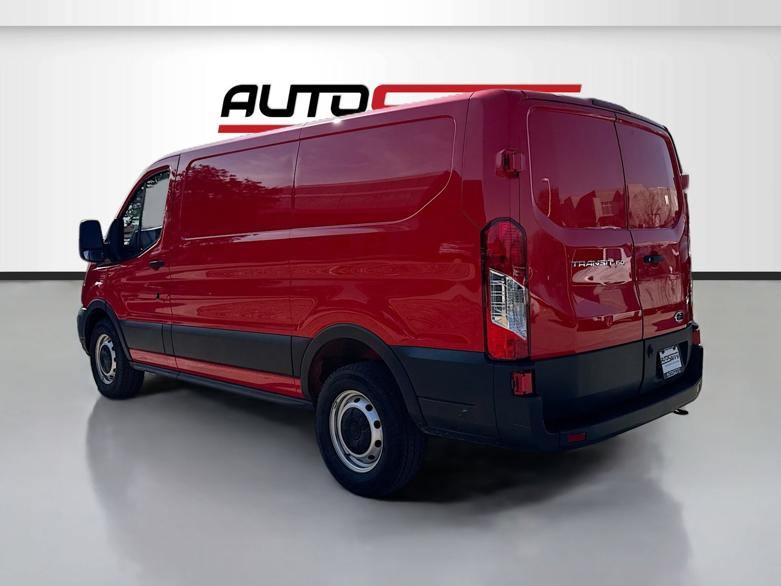 Used 2025 Ford Transit 150 Low Roof RWD image 5