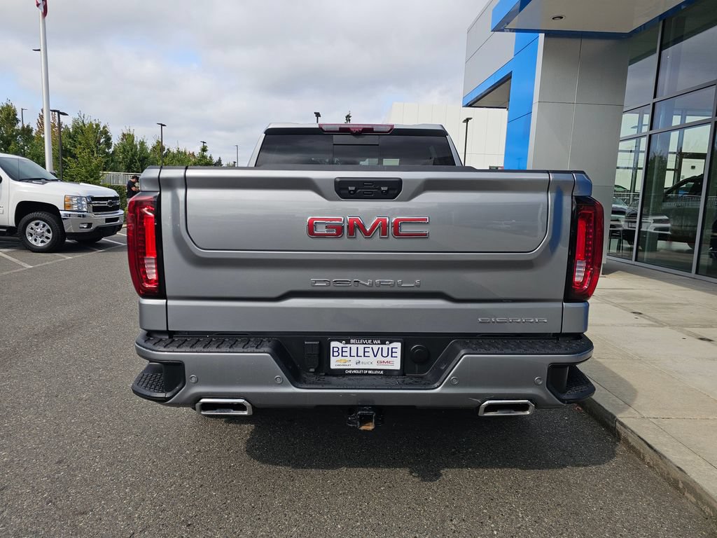 Used 2023 GMC Sierra 1500 Denali w/ Technology Package AWD/4WD image 7