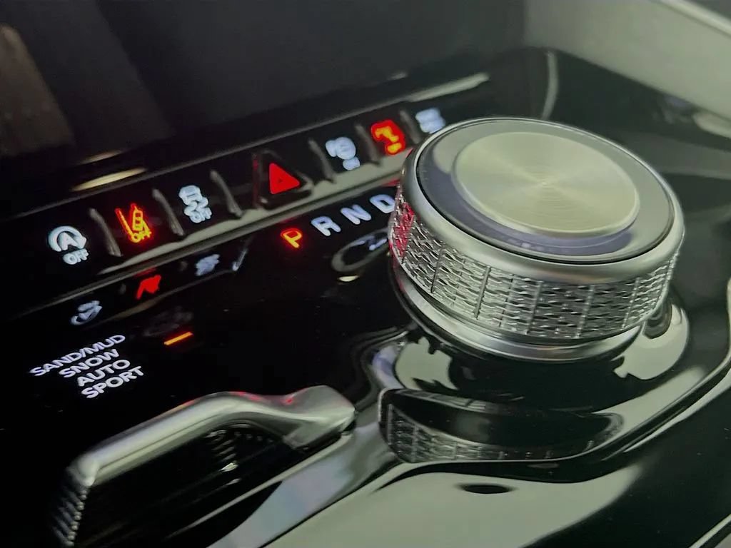 New 2026 Jeep Grand Wagoneer 4WD image 18