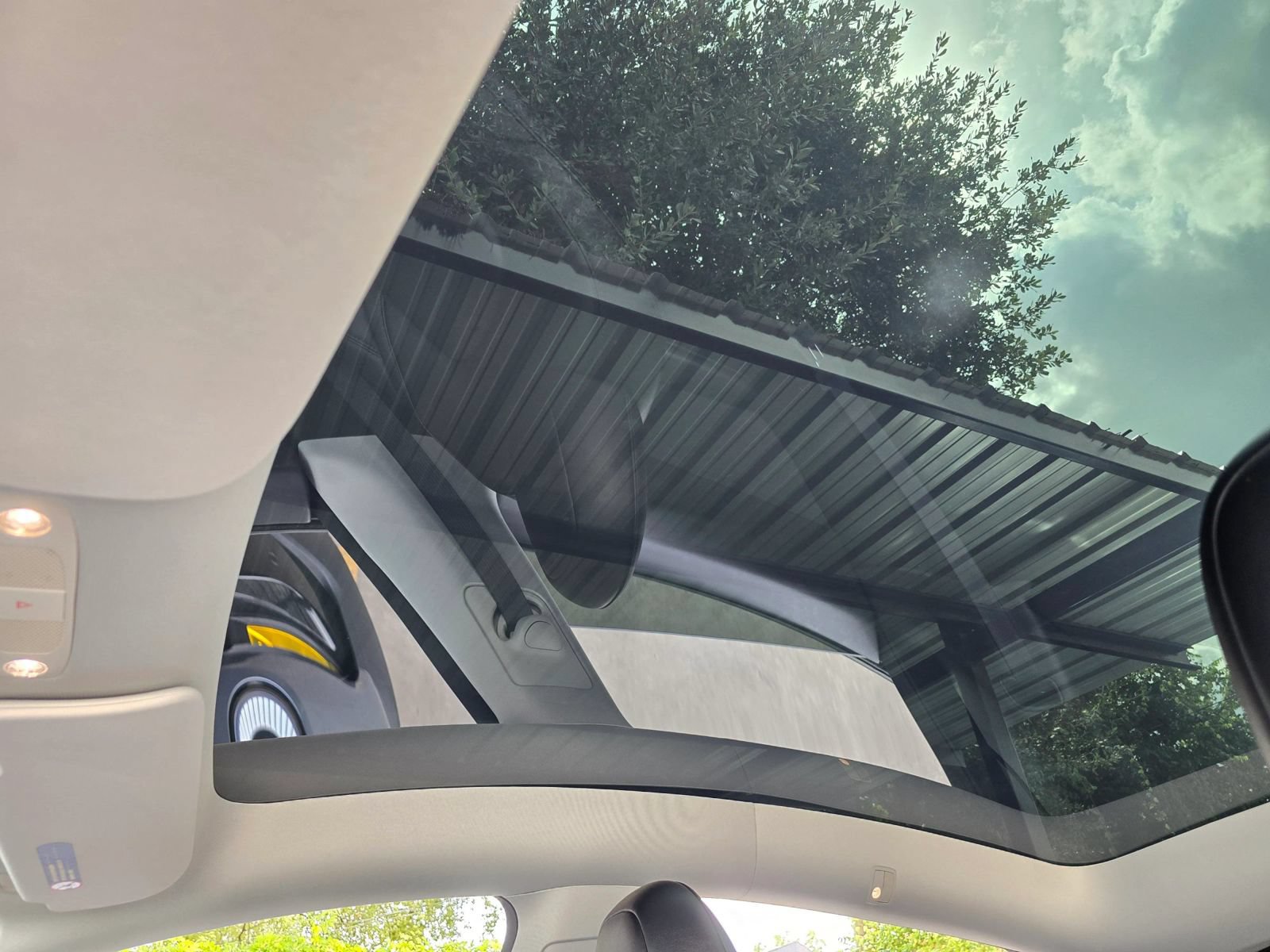 Used 2023 Tesla Model Y Long Range AWD/4WD image 27