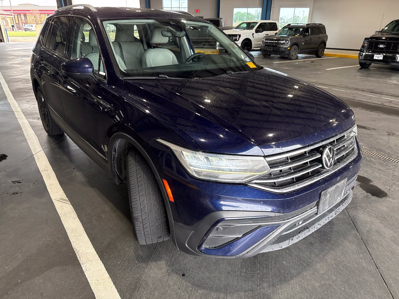 Used 2023 Volkswagen Tiguan SE AWD/4WD image 18