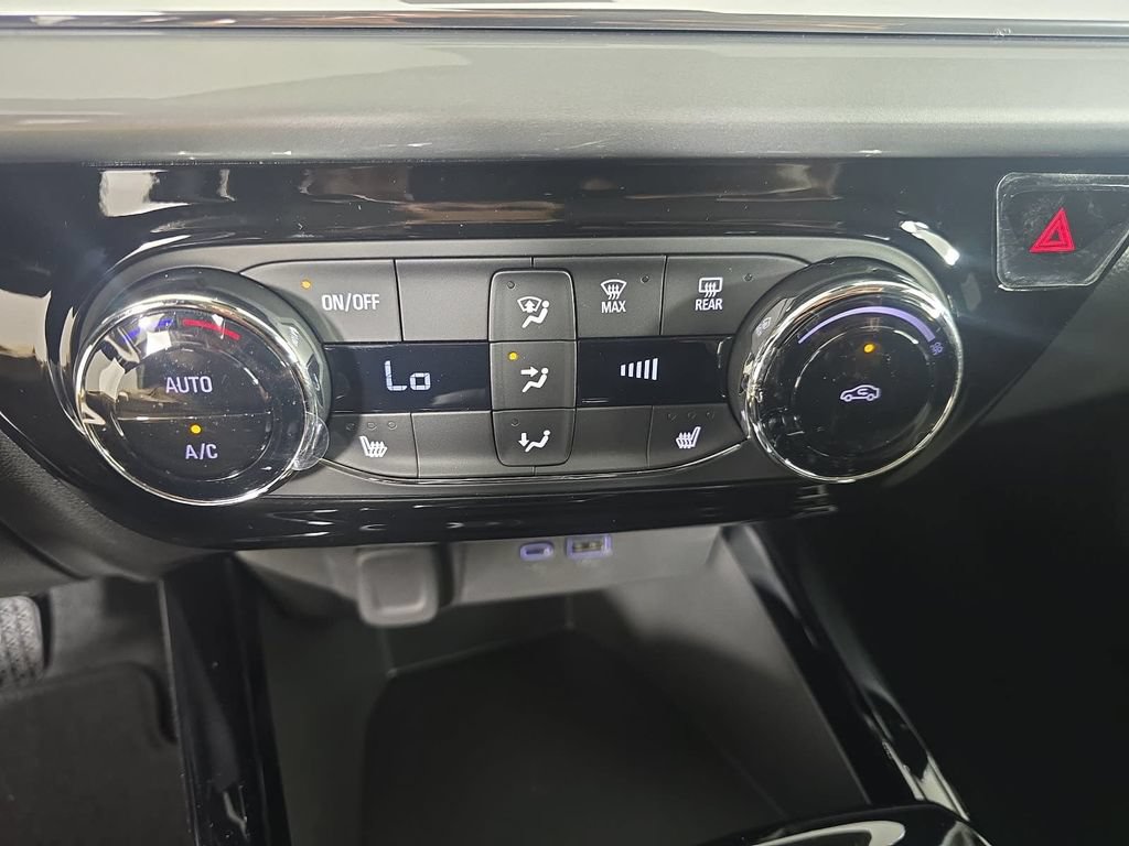 New 2026 Chevrolet Trax LT w/ LT Convenience Package FWD image 20