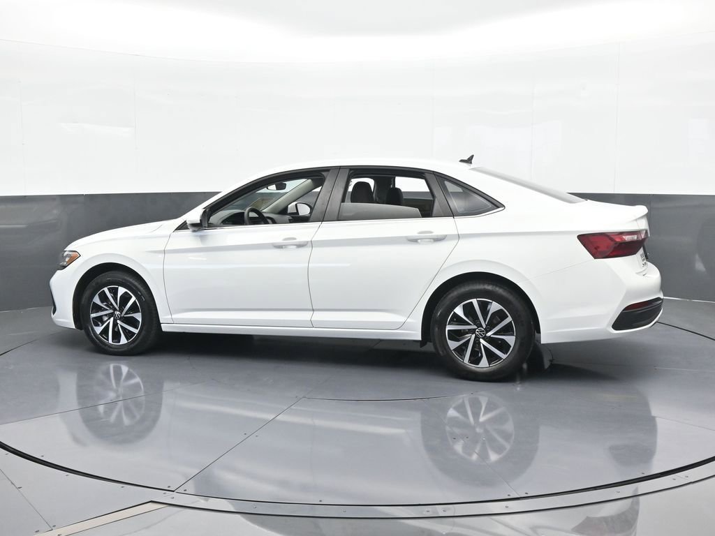 Used 2023 Volkswagen Jetta S image 3