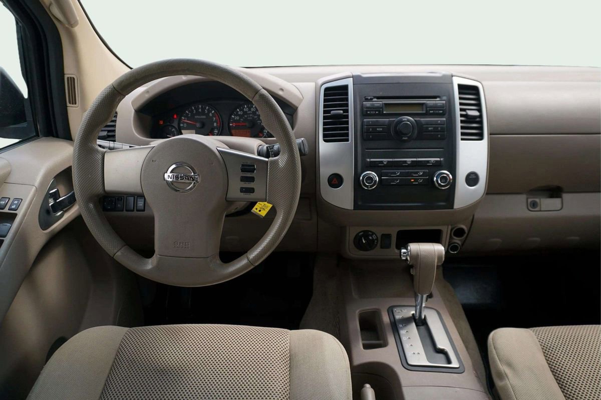 Used 2009 Nissan Frontier SE w/ SE Value Truck Pkg AWD/4WD image 18