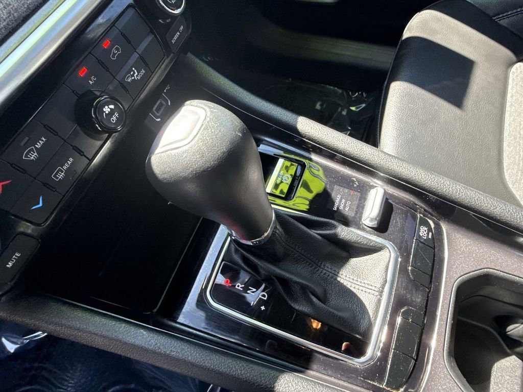 Used 2023 Jeep Compass Latitude image 15