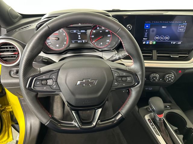 Used 2025 Chevrolet Trax RS w/ Sunroof Package image 14