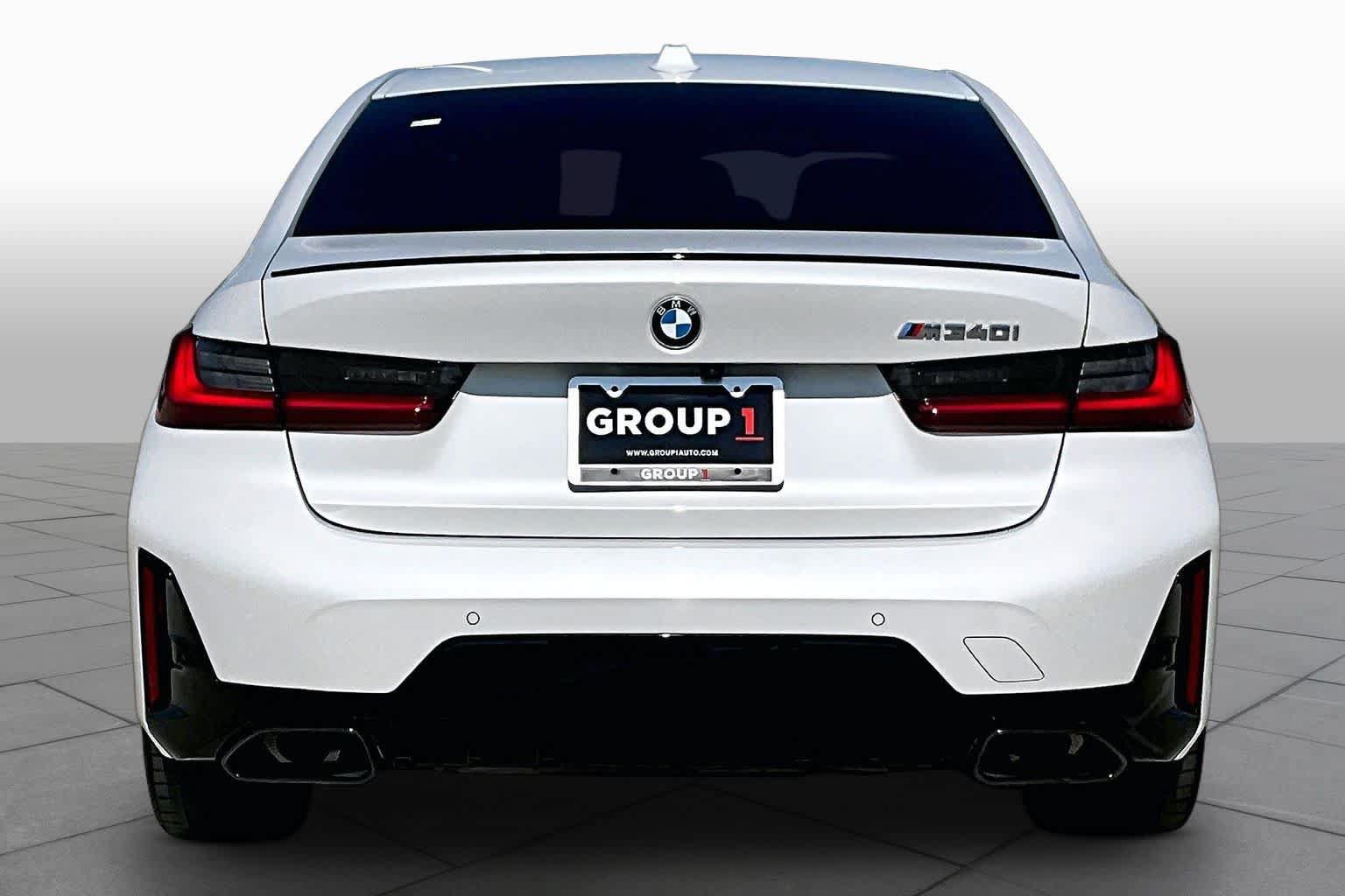 Used 2025 BMW M340i w/ Premium Package RWD image 4