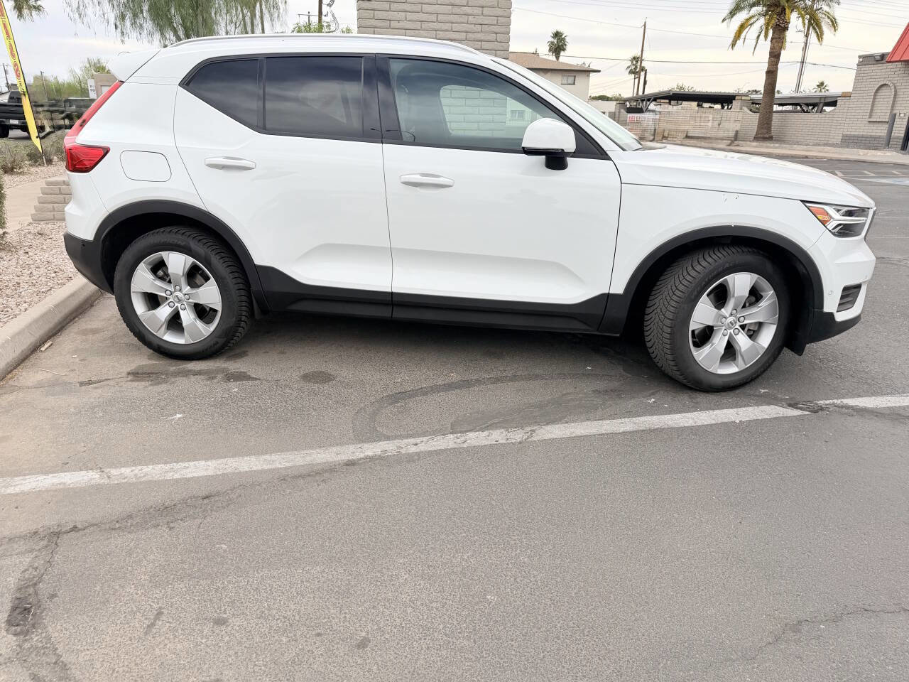 Used 2019 Volvo XC40 T5 Momentum AWD/4WD image 9