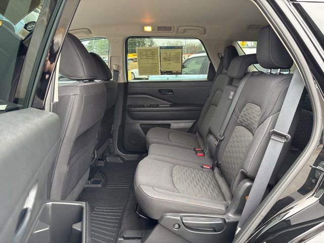 Used 2024 Nissan Pathfinder SV image 25