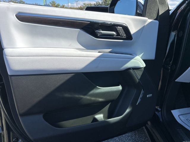 New 2026 Chevrolet Suburban Premier image 11