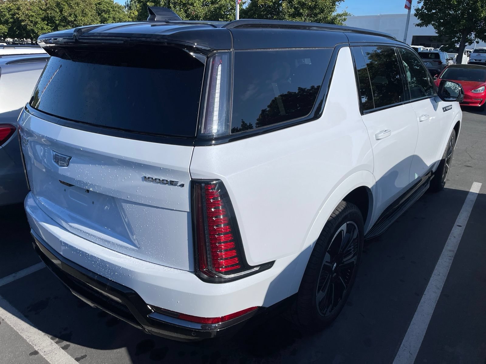 Certified 2026 Cadillac Escalade IQL Sport 2 AWD/4WD image 2