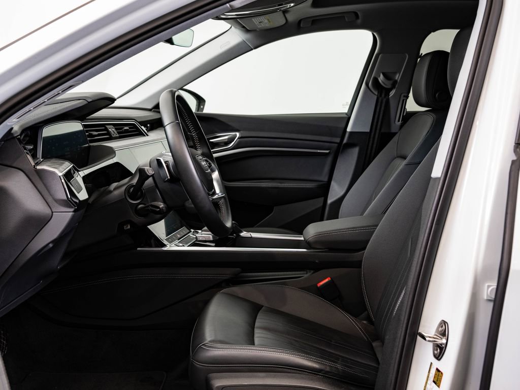 Used 2021 Audi e-tron Premium w/ Convenience Plus Package AWD/4WD image 23