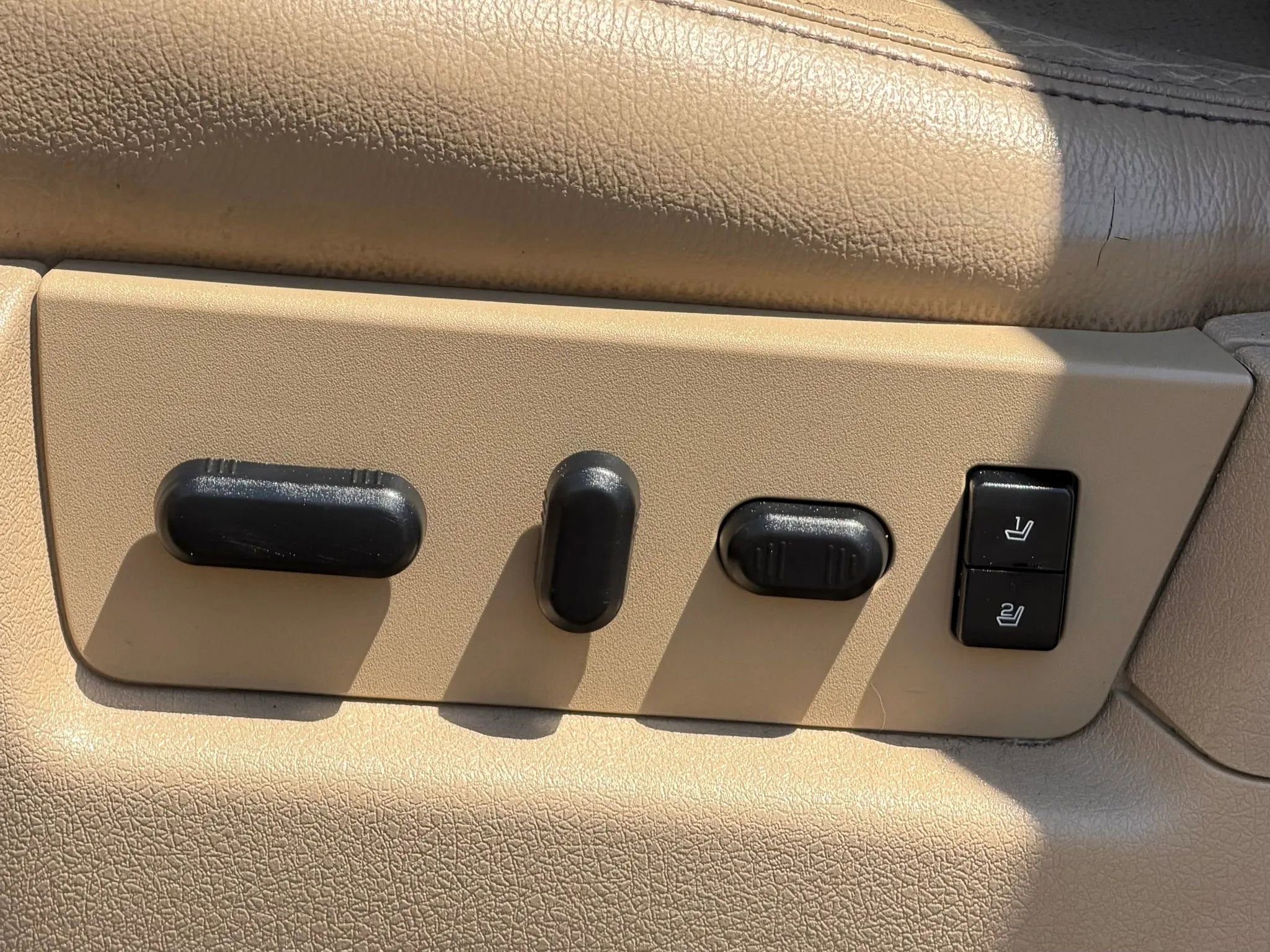 Used 2010 Ford F150 Lariat AWD/4WD image 28