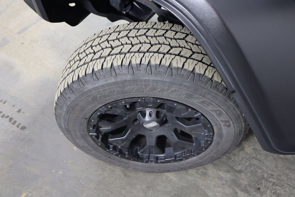 Used 2022 Jeep Gladiator Sport image 40