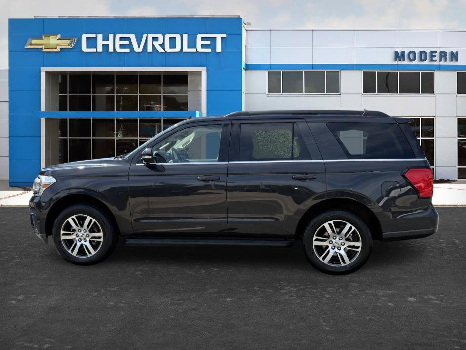 Used 2024 Ford Expedition XLT AWD/4WD image 2